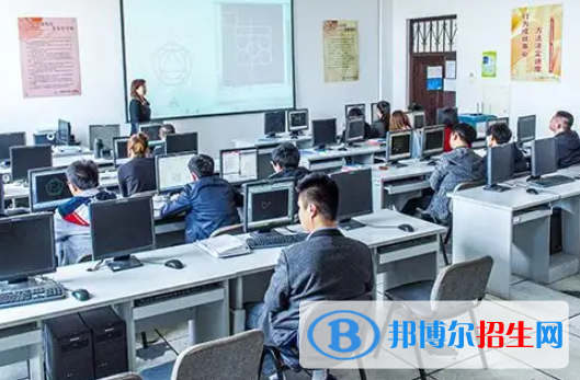 廣西2023年計算機學校中專升大專考什么