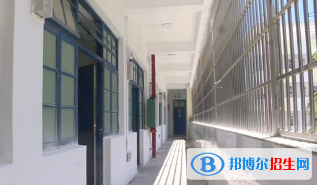 保亭中學(xué)2023年報名條件、招生要求、招生對象 
