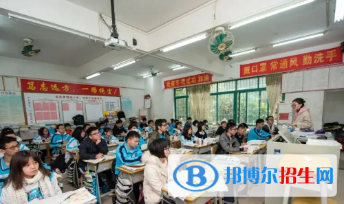2022高明區(qū)第一中學(xué)全國排名第幾（第150名）2022年在廣東省排名第幾（第17名）
