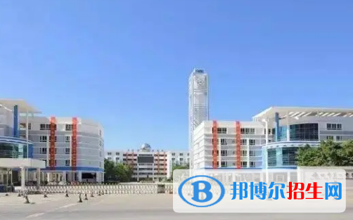 2022?？谑械谝恢袑W(xué)全國排名第幾（第63名）2022海南省排行第幾（第3名）