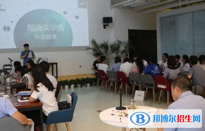 大學(xué)中小企業(yè)創(chuàng)業(yè)與經(jīng)營(yíng)專(zhuān)業(yè)可以從事哪些工作？