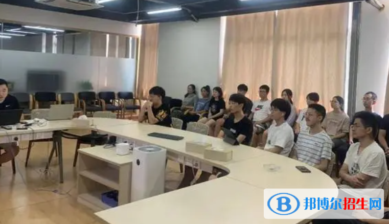 大學(xué)公共文化服務(wù)與管理專業(yè)可以從事哪些工作？