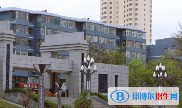 白銀市第一中學(xué)2023年學(xué)費、收費多少 