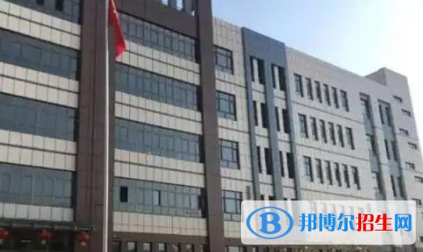 新疆一共有多少高中學校