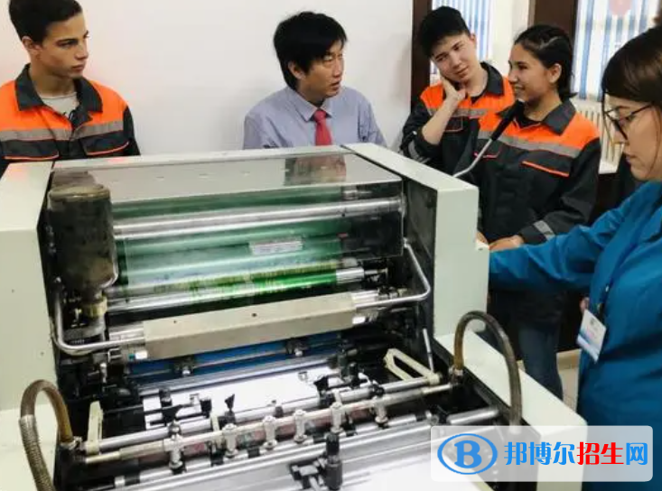 大學印刷媒體設(shè)計與制作專業(yè)可以從事哪些工作？