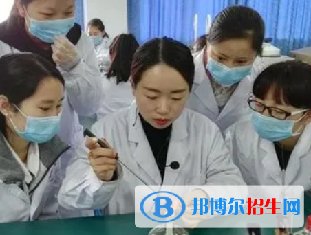 大學(xué)回醫(yī)學(xué)專業(yè)可以從事哪些工作？
