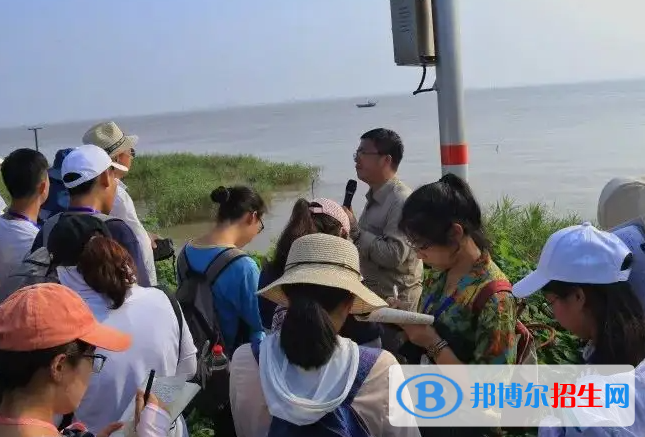 大學(xué)地質(zhì)學(xué)專業(yè)可以從事哪些工作？