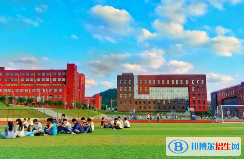 貴州2023年鐵路學(xué)校學(xué)費(fèi)多少