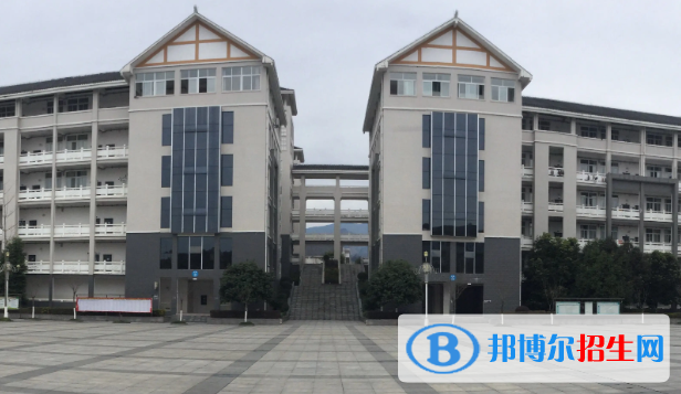 湖北恩施中考各高中2022錄取分數(shù)線