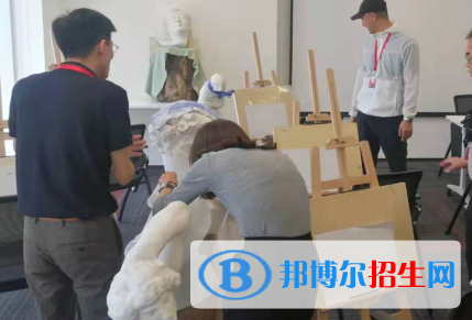 杭州2023年初中畢業(yè)女生上什么中專學(xué)校好