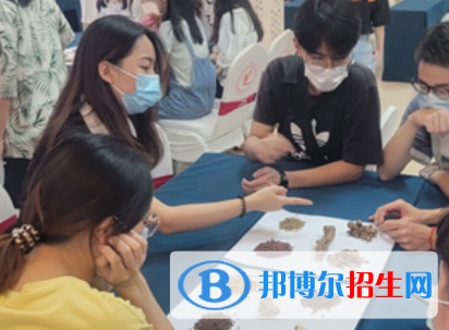 河南2023年男生讀衛(wèi)校學(xué)什么好