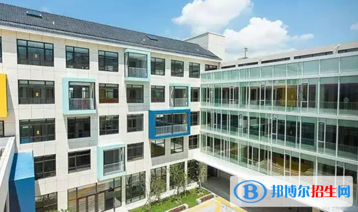 上海美國國際學(xué)?？孔V嗎