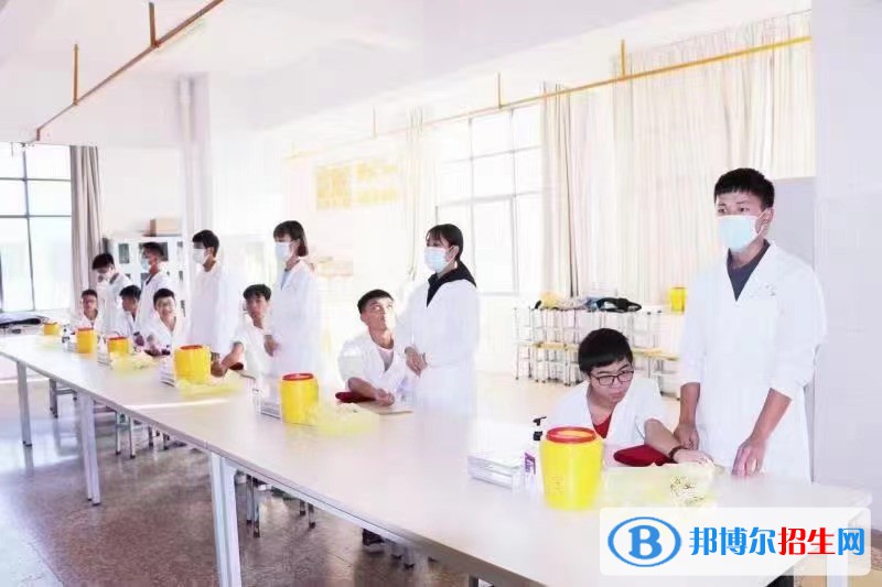 云南2023年讀中專學(xué)校一年要多少錢