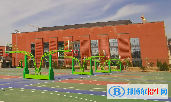 平?jīng)鍪械谝恢袑W2023年招生辦聯(lián)系電話 