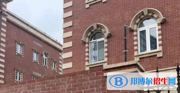 上?；蒽`頓國際學(xué)校2023年學(xué)費(fèi)標(biāo)準(zhǔn)2