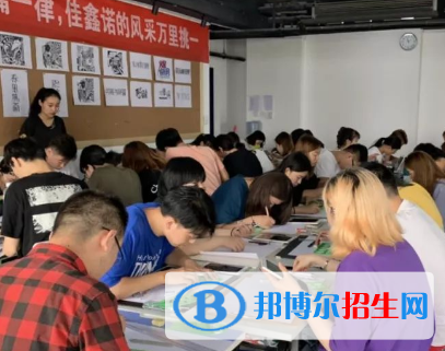 視覺(jué)傳達(dá)設(shè)計(jì)專(zhuān)業(yè)好嗎?