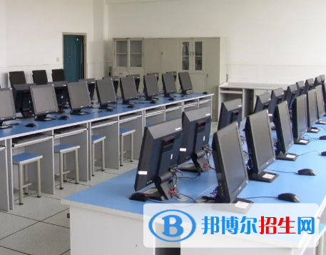 杭州2023年女生中專學什么專業(yè)好找工作