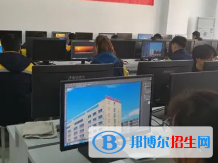 廣東2023年女孩上計(jì)算機(jī)學(xué)校學(xué)什么好