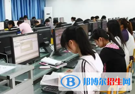 廣東2023年女孩上計(jì)算機(jī)學(xué)校學(xué)什么好