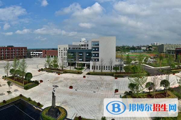 川南幼兒師范高等?？茖W(xué)校單招2023年學(xué)費(fèi)是多少