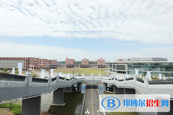 四川化工職業(yè)技術(shù)學(xué)院?jiǎn)握?023年學(xué)費(fèi)是多少
