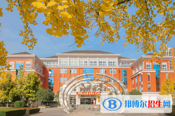 四川文化產(chǎn)業(yè)職業(yè)學(xué)院單招2023年學(xué)費是多少