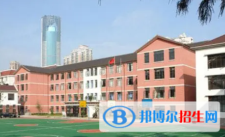 上海盧灣高級中學(xué)國際部2023年報(bào)名時(shí)間2