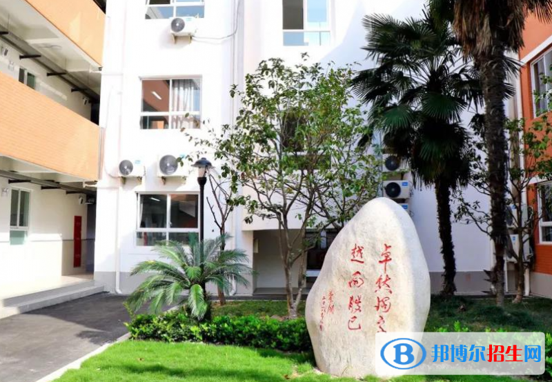 上海盧灣高級(jí)中學(xué)國(guó)際部2023年課程體系