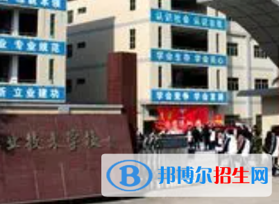 廣東2023年讀計算機學(xué)校好還是中專學(xué)校好