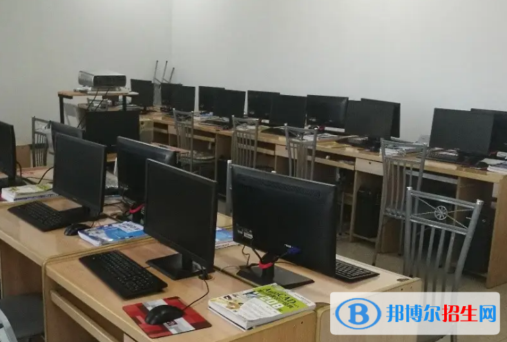 重慶2023年上中專學校多少錢