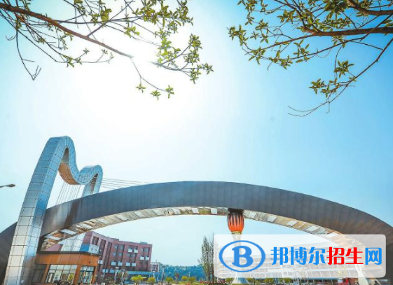 四川文化藝術學院是不是雙一流大學嗎？
