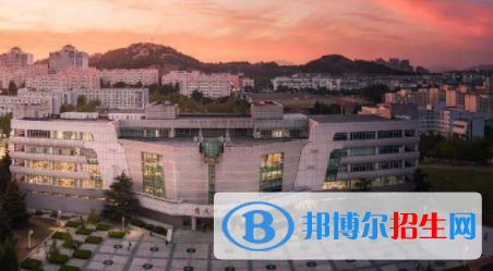 青島大學(xué)是不是雙一流大學(xué)嗎？