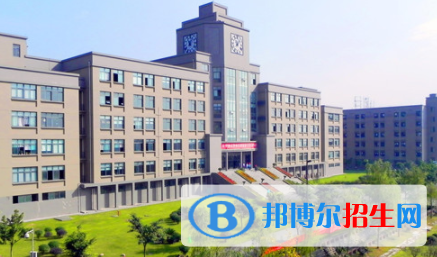 成都銀杏酒店管理學(xué)院是不是雙一流大學(xué)？