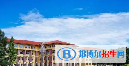 四川外國語大學(xué)成都學(xué)院是不是雙一流大學(xué)？