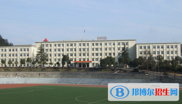 湖北汽車工業(yè)學(xué)院科技學(xué)院是不是雙一流大學(xué)？