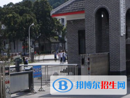 2023四川雅安市在招生的中職學校都有哪些