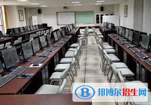 重慶2023年女生讀什么中專學校