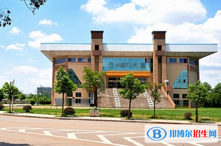 湖南科技大學(xué)瀟湘學(xué)院是不是985大學(xué)？