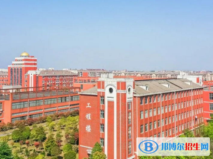 南昌職業(yè)大學(xué)是不是985大學(xué)？
