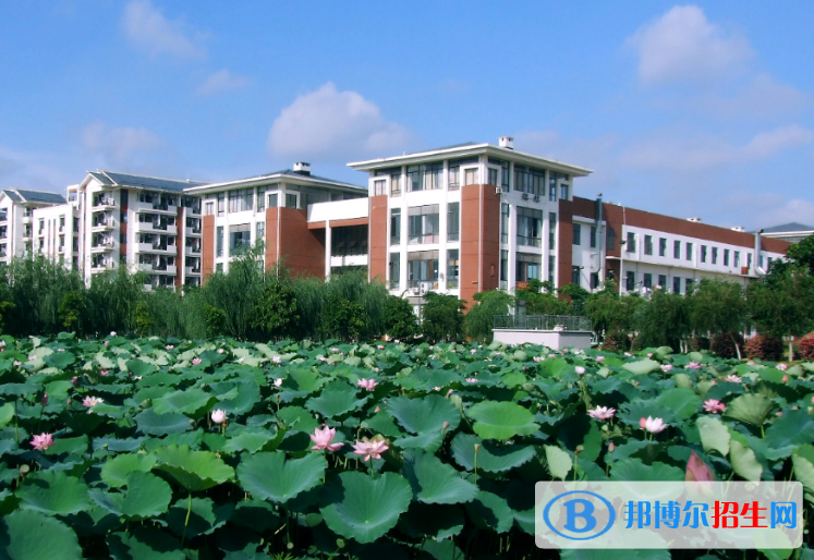 廣西民族大學(xué)相思湖學(xué)院是不是985大學(xué)？
