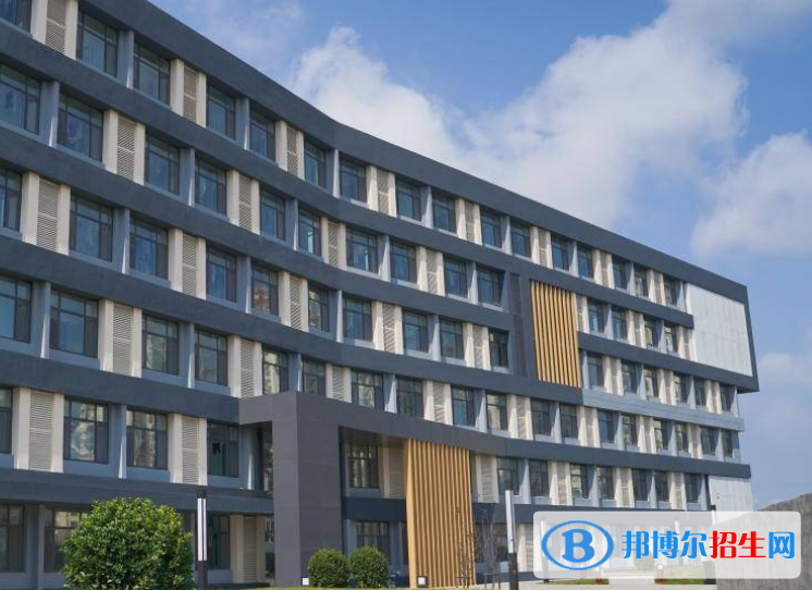 青島電影學院是不是雙一流大學？ 