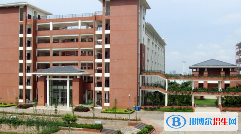 廣西民族大學(xué)相思湖學(xué)院是不是雙一流大學(xué)？