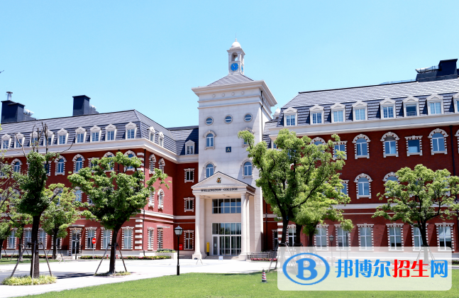上?；蒽`頓國(guó)際學(xué)校初中部怎么樣2