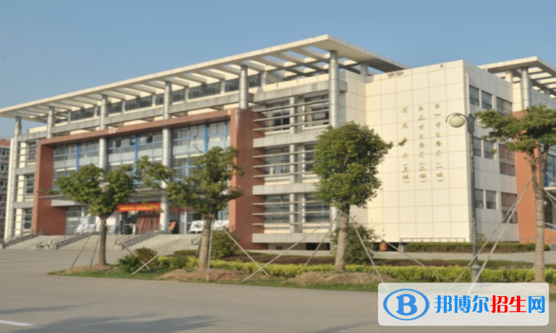 南京大學(xué)金陵學(xué)院是不是雙一流大學(xué)？ 