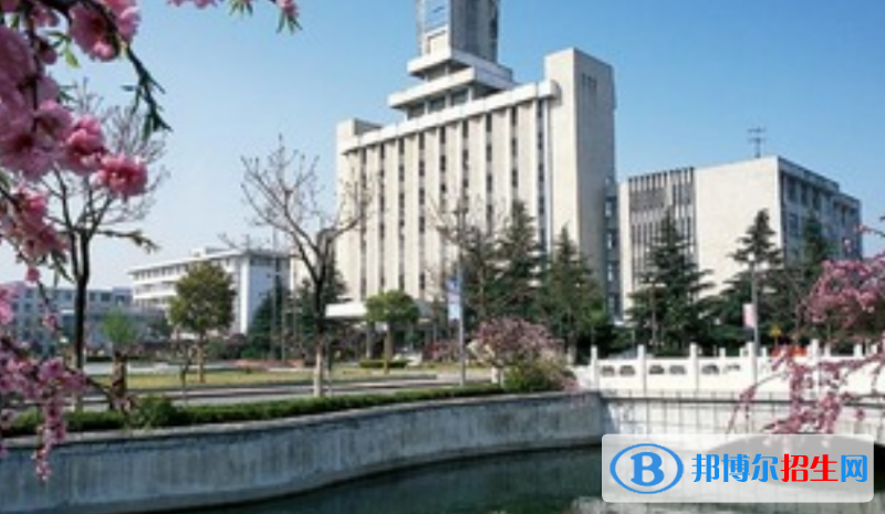 江蘇師范大學(xué)科文學(xué)院是不是雙一流大學(xué)？