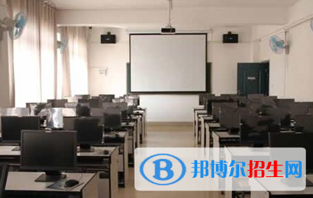 重慶市機(jī)械高級技工學(xué)校2023年地址在哪里