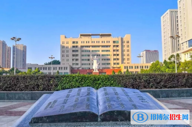 天津醫(yī)科大學(xué)臨床醫(yī)學(xué)院是幾本？是985和211嗎？