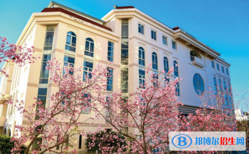 云南大學(xué)滇池學(xué)院是幾本？是985和211嗎？