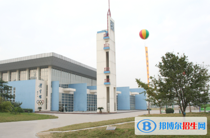 江蘇省張家港中等專業(yè)學(xué)校2023年學(xué)費、收費多少