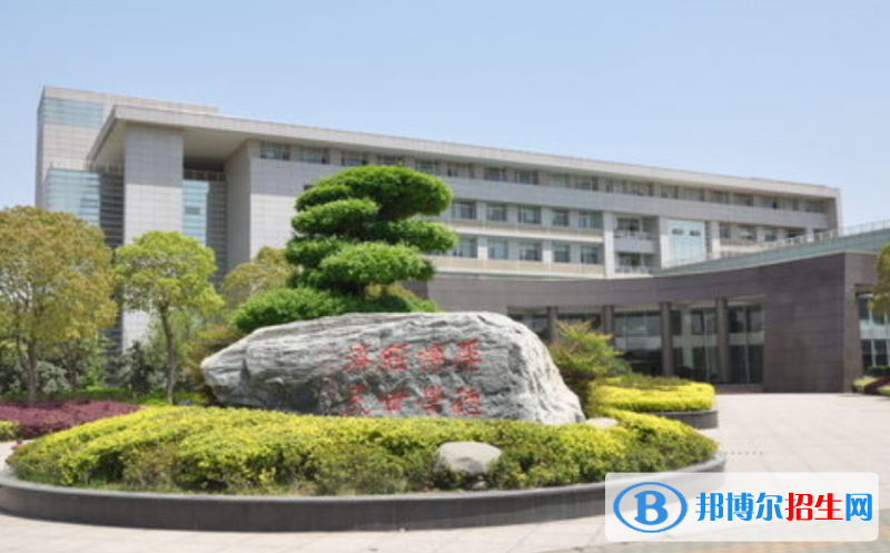 湖北經(jīng)濟(jì)學(xué)院是幾本？是985和211嗎？